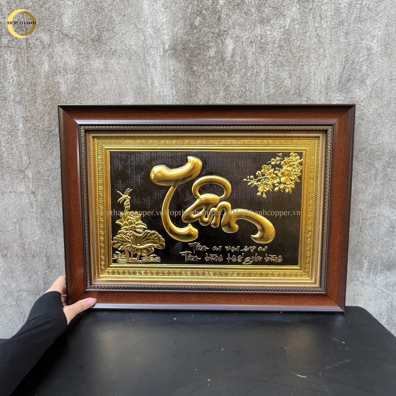 TRANH CHỮ TÂM BẰNG ĐỒNG DÁT VÀNG - KÍCH THƯỚC 54X38CM