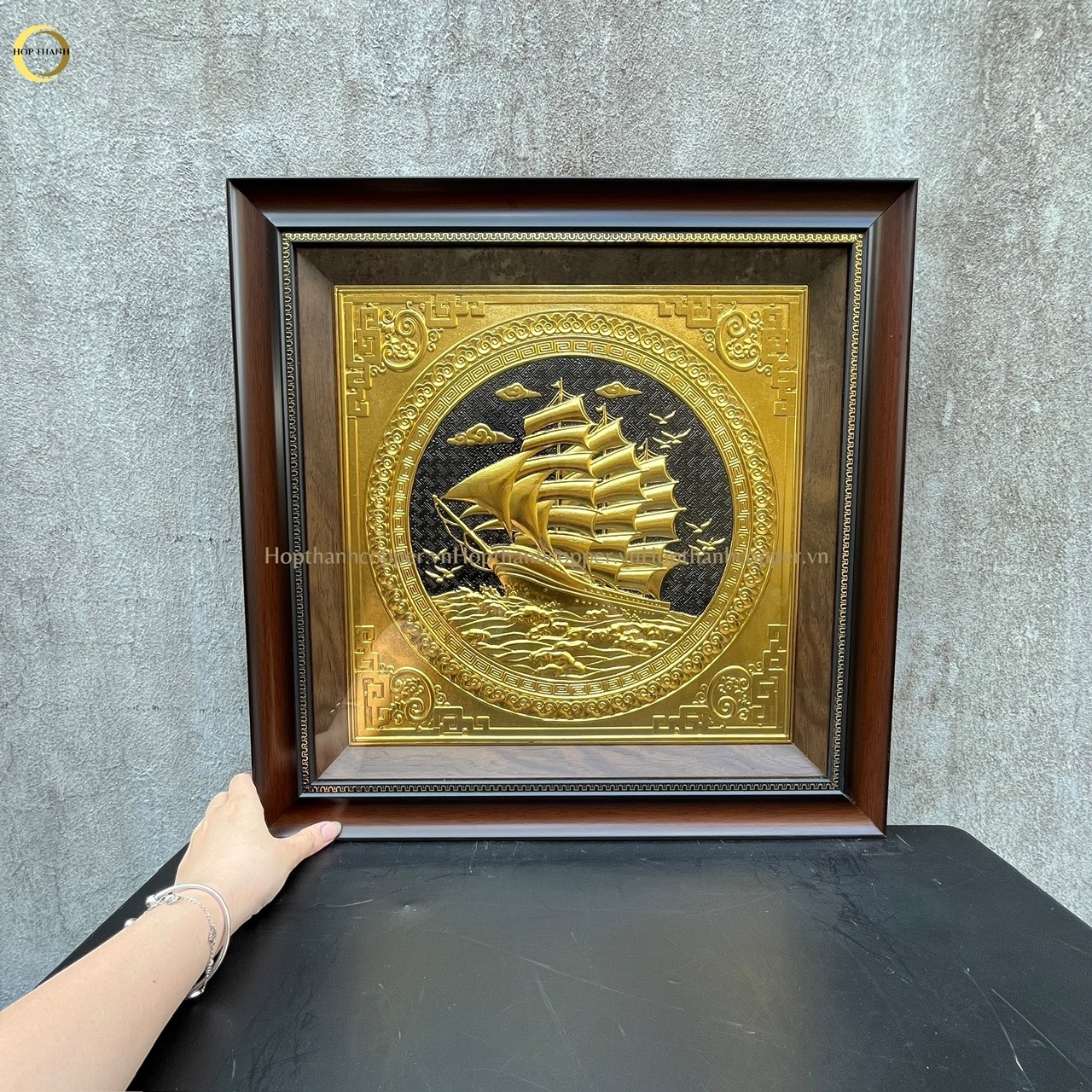 TRANH THUẬN BUỒM XUÔI GIÓ BẰNG ĐỒNG DÁT VÀNG  - KÍCH THƯỚC 52X52CM