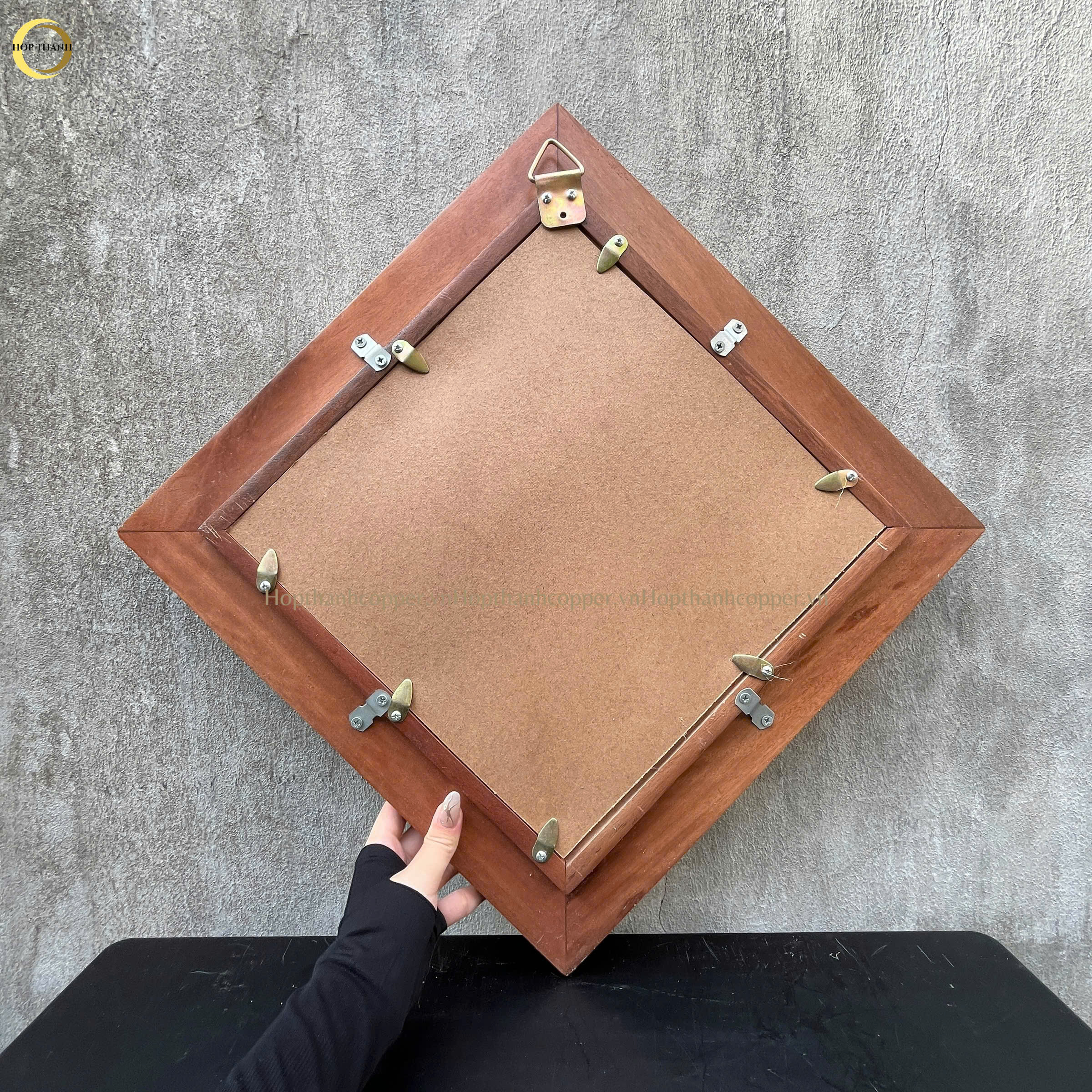 TRANH CHỮ LỘC THƯ PHÁP BẰNG ĐỒNG VÀNG  - KÍCH THƯỚC 42X42CM