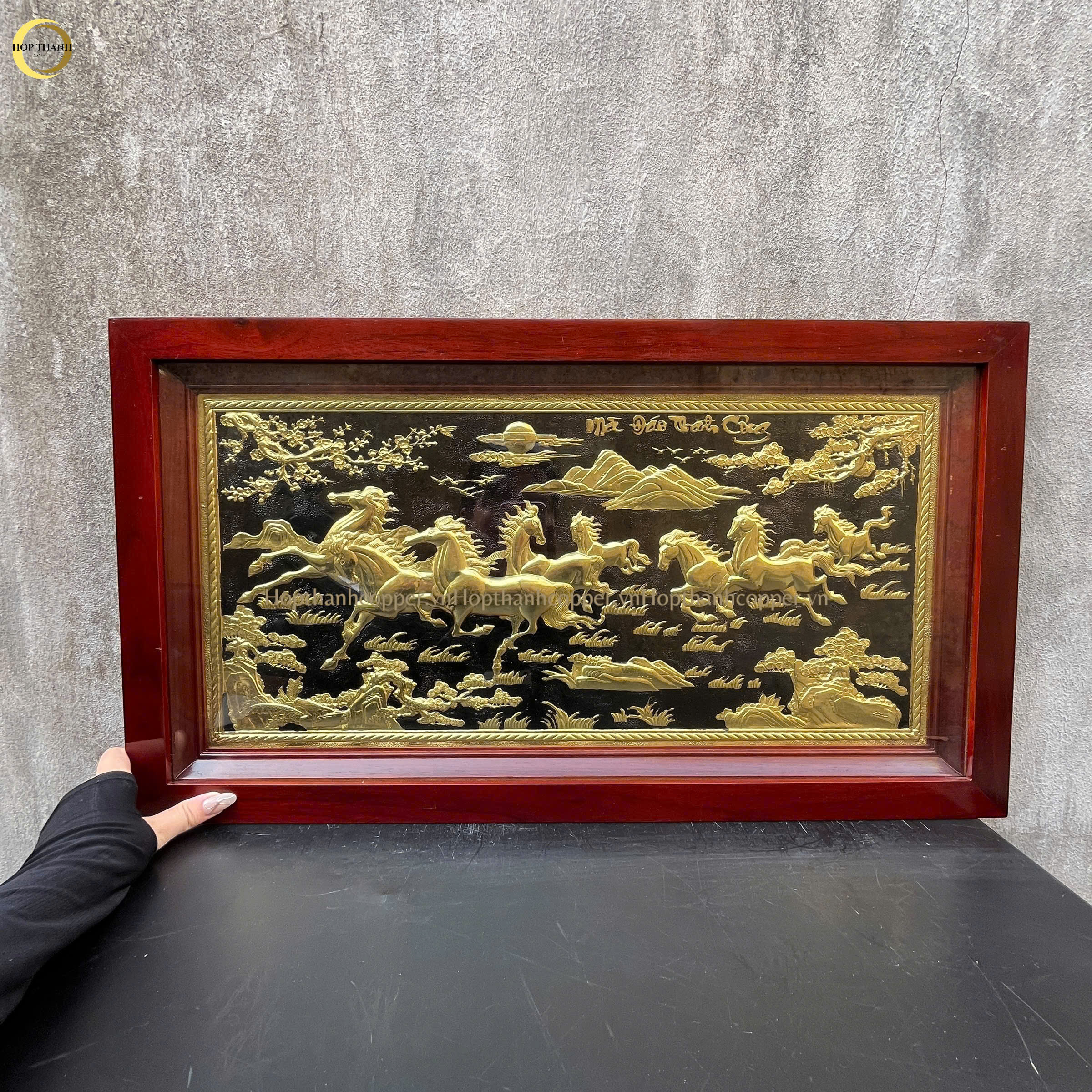 TRANH MÃ ĐÁO THÀNH CÔNG BẰNG ĐỒNG VÀNG - KÍCH THƯỚC 68X38CM