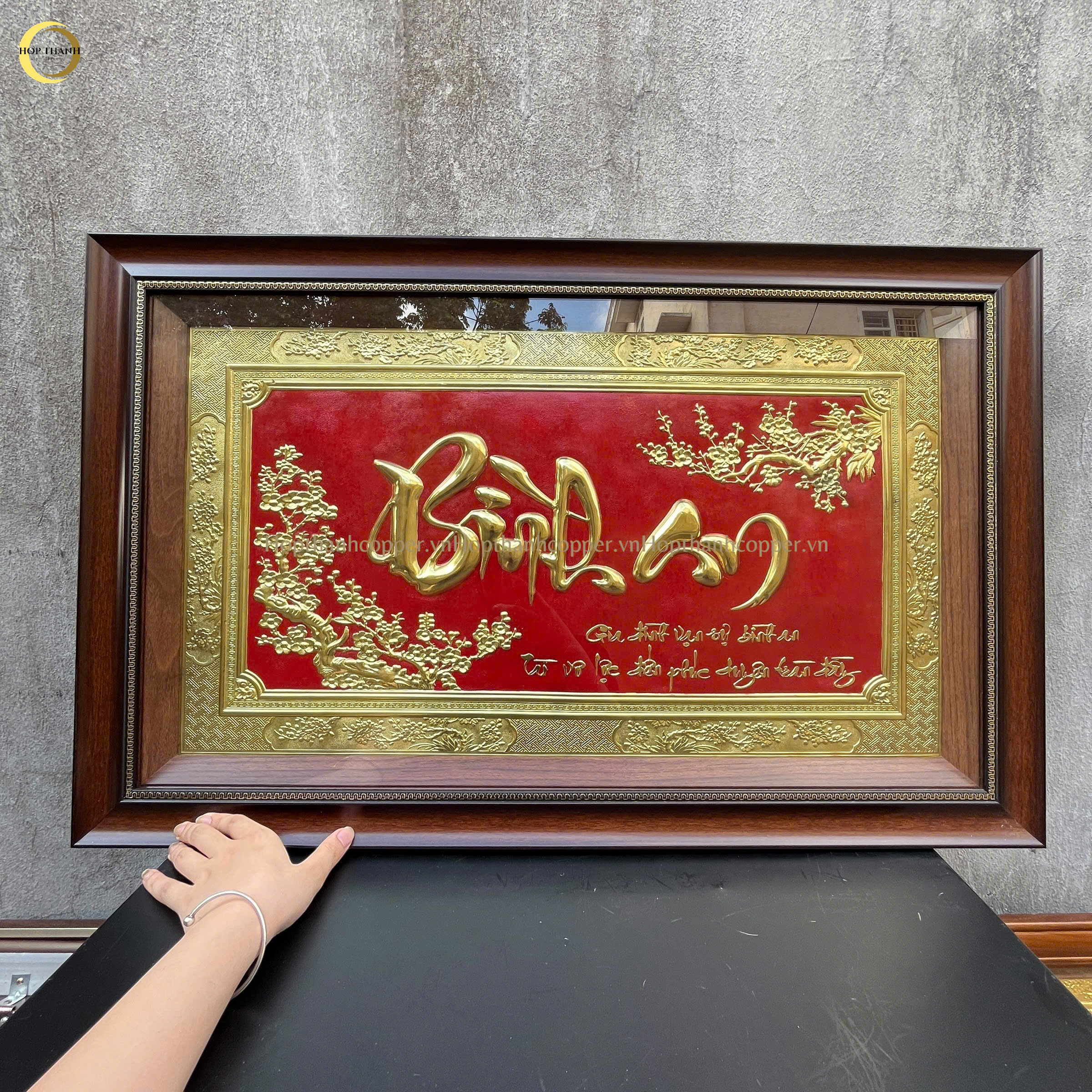 TRANH CHỮ BÌNH AN BẰNG ĐỒNG VÀNG- KÍCH THƯỚC 80X50CM