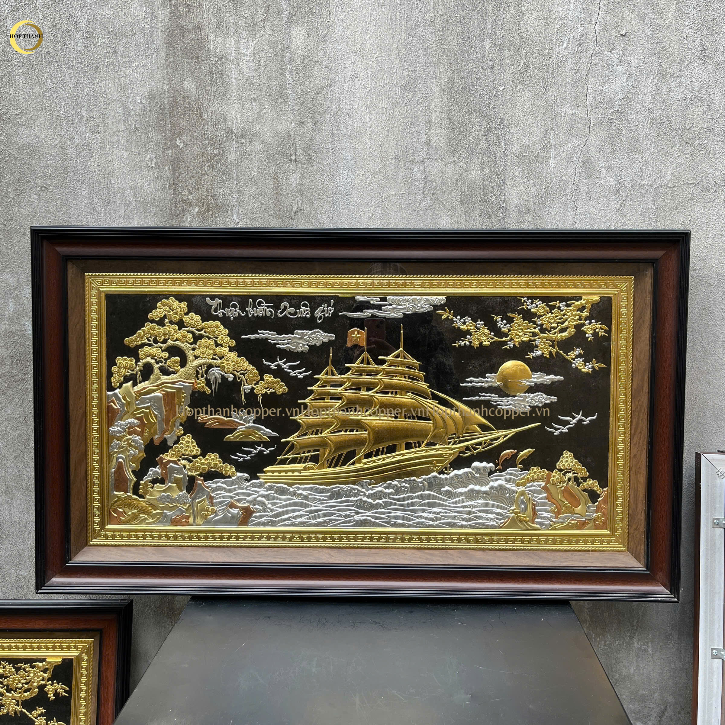 TRANH THUẬN BUỒM XUÔI GIÓ BẰNG ĐỒNG DÁT VÀNG BẠC - KÍCH THƯỚC 107X68CM