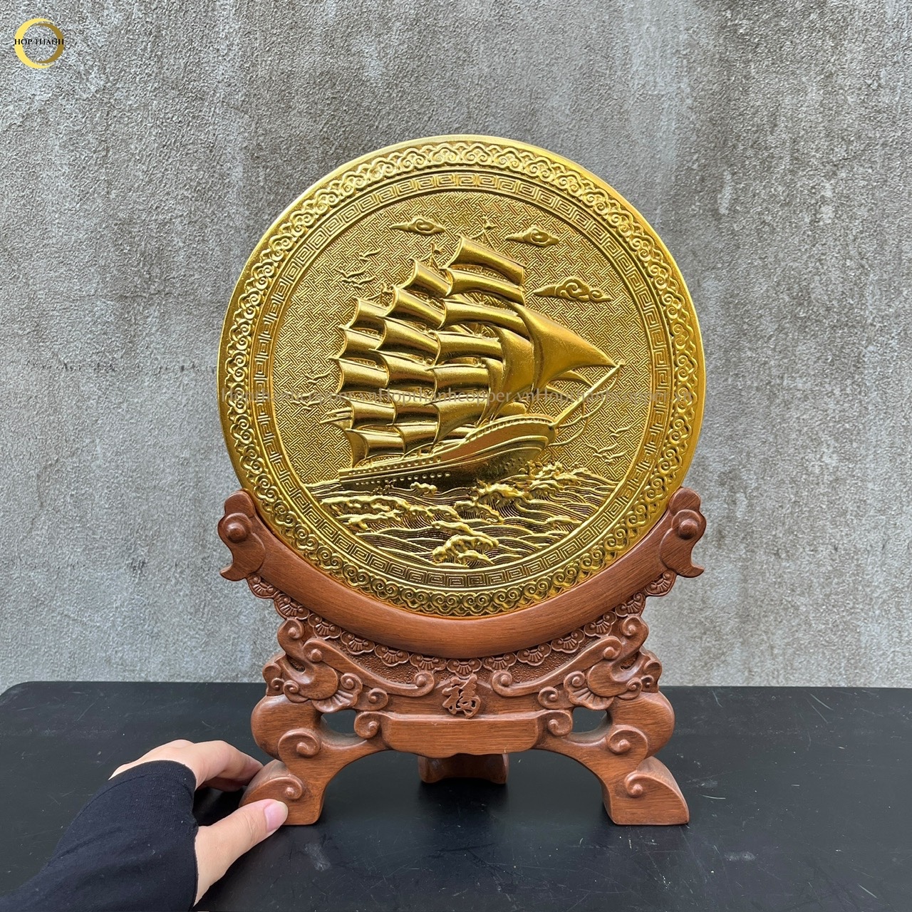 TRANH ĐĨA THUẬN BUỒM XUÔI GIÓ BẰNG ĐỒNG DÁT VÀNG - ĐƯỜNG KÍNH 21CM