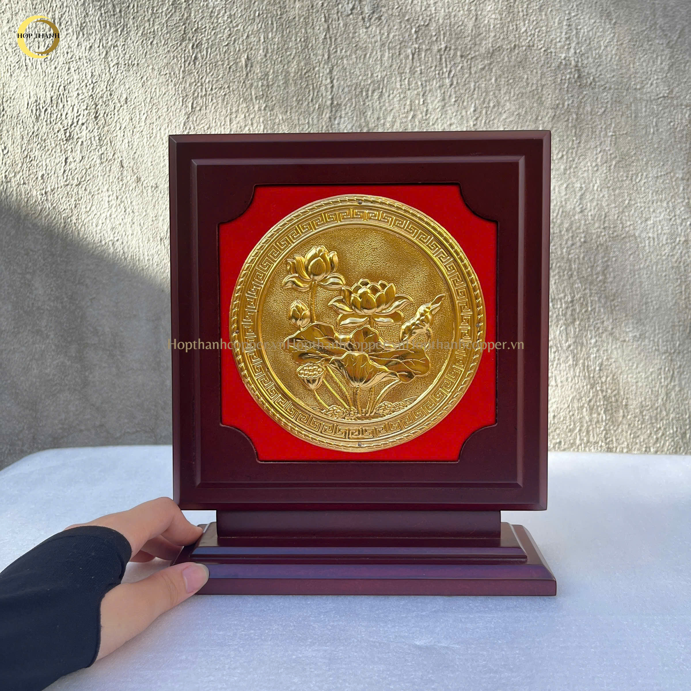 TRANH HOA SEN BẰNG ĐỒNG MẠ VÀNG 24K - KÍCH THƯỚC 23CM