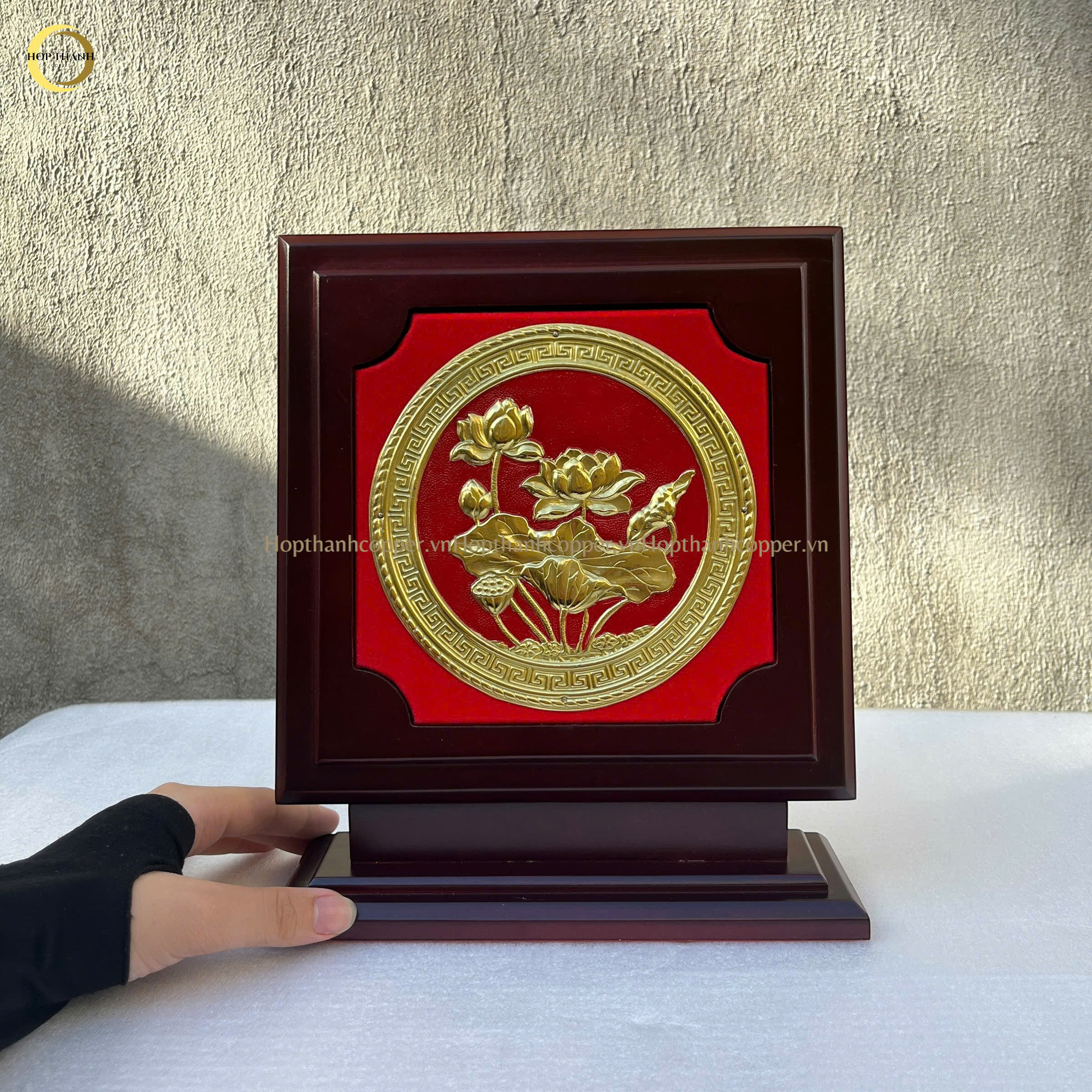 TRANH HOA SEN BẰNG ĐỒNG VÀNG - KÍCH THƯỚC 23CM