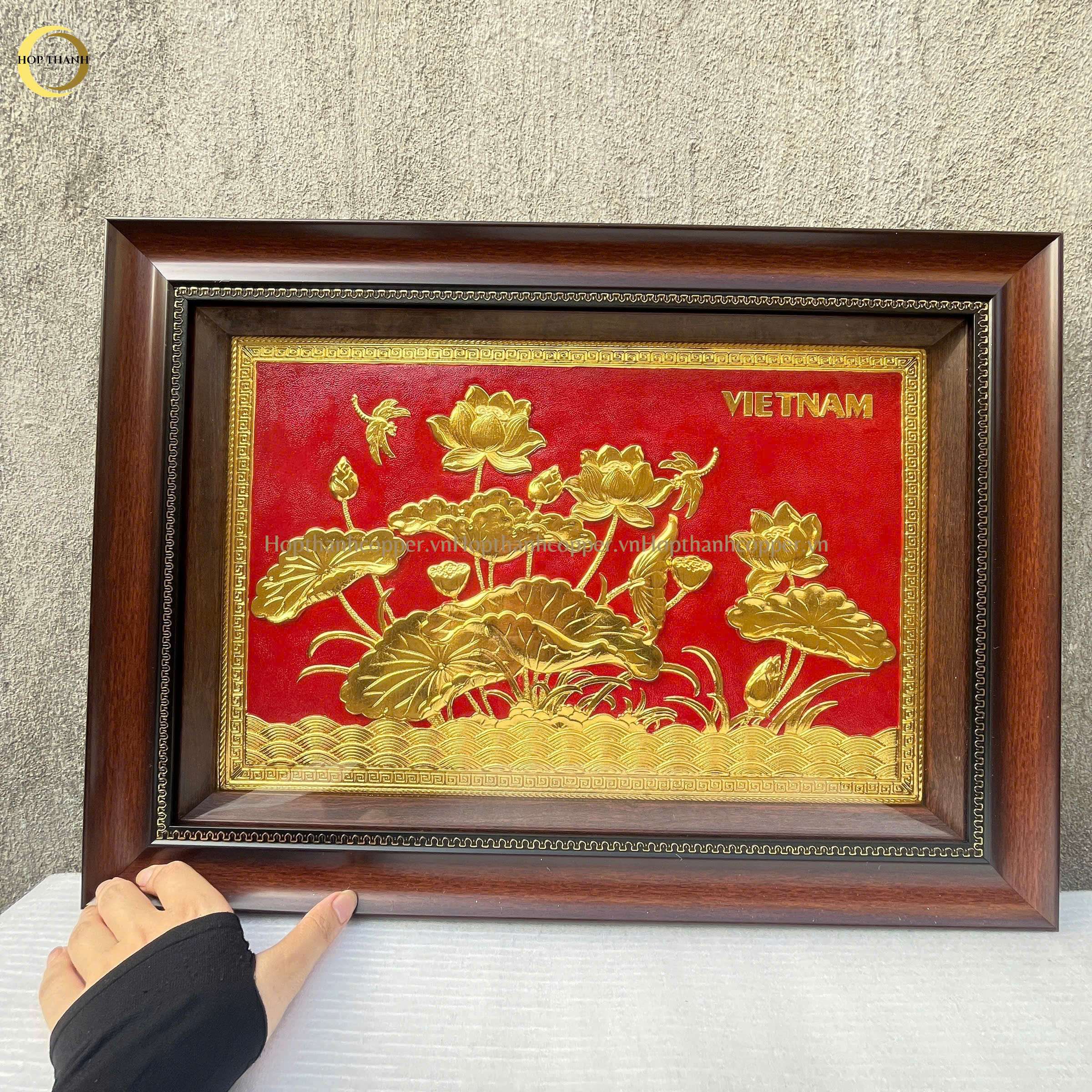 TRANH HOA SEN BẰNG ĐỒNG DÁT VÀNG - KÍCH THƯỚC 54X38CM