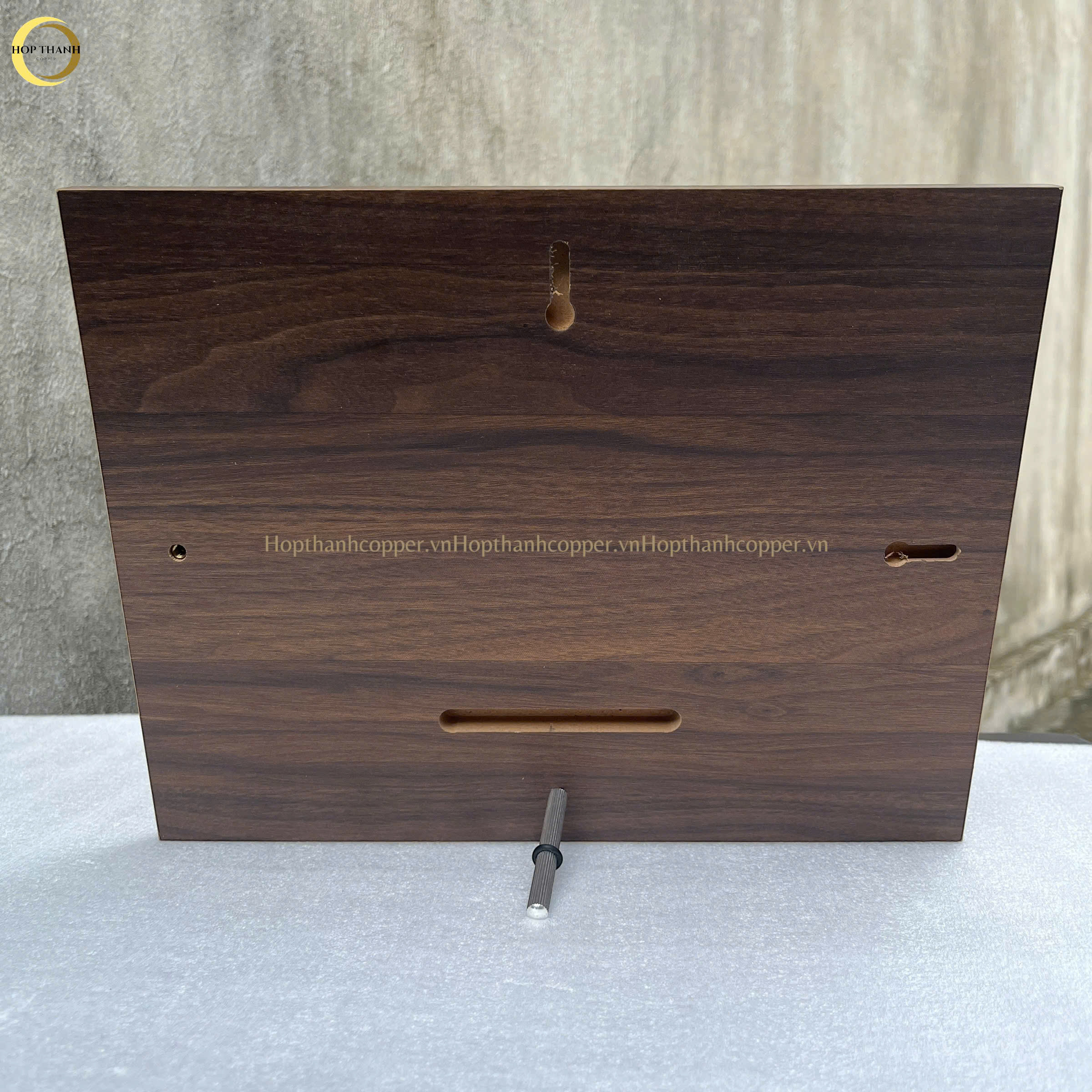 TRANH ĐỒNG BÁC HỒ TẠI HANG PÁC BÓ BẰNG ĐỒNG MẠ VÀNG 24K - KÍCH THƯỚC 20X25CM