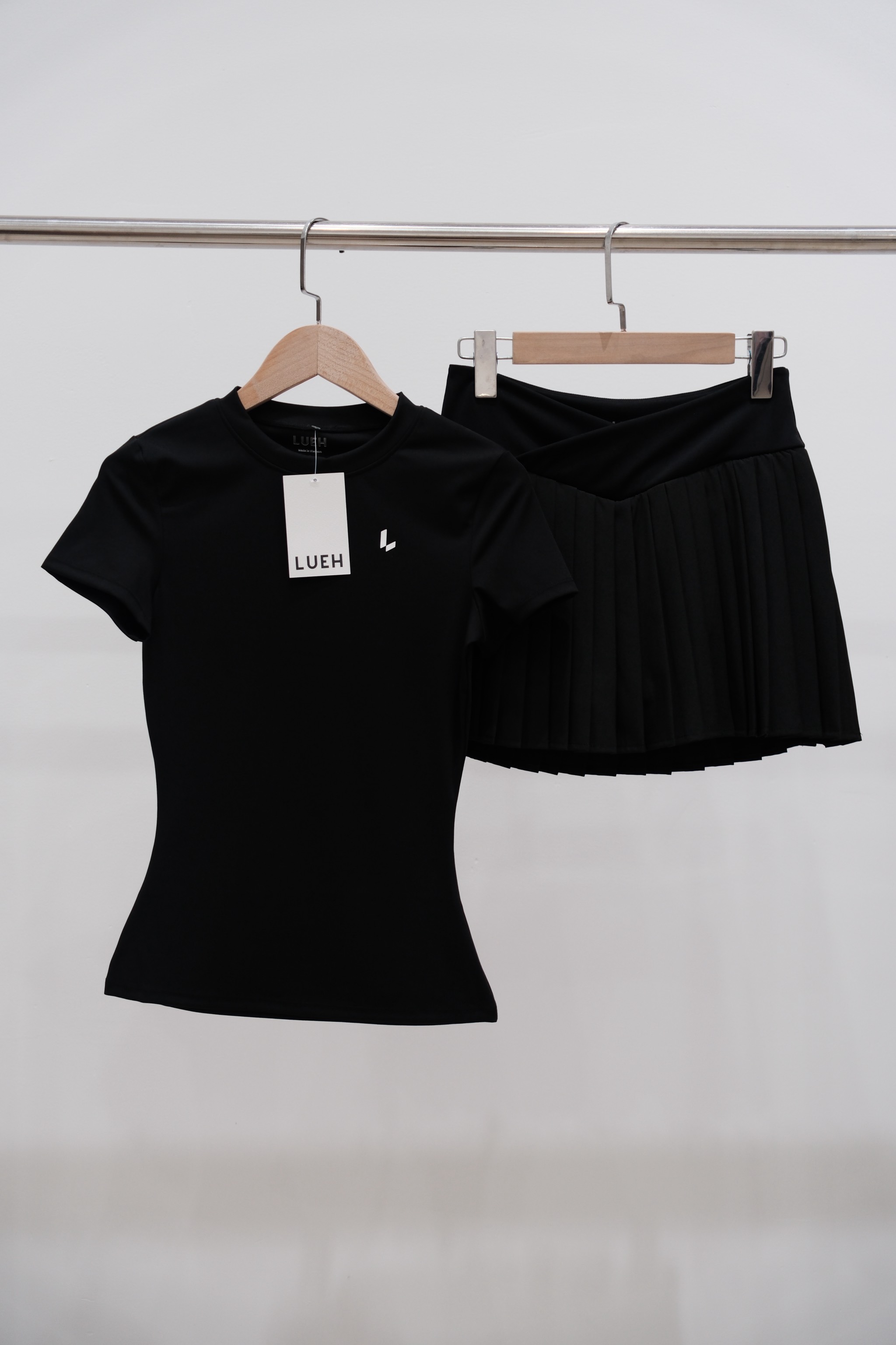 044 SET - Black