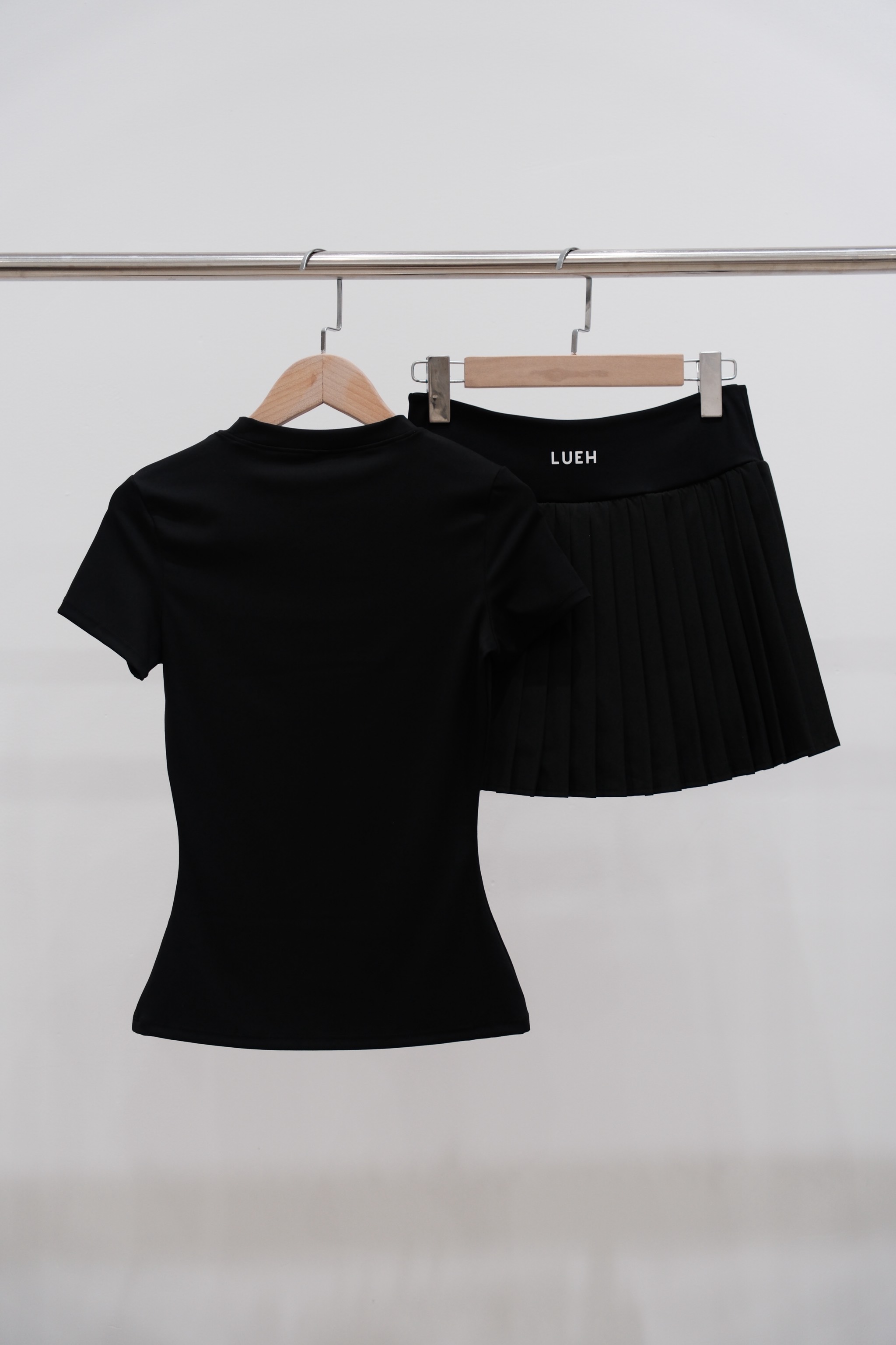 044 SET - Black