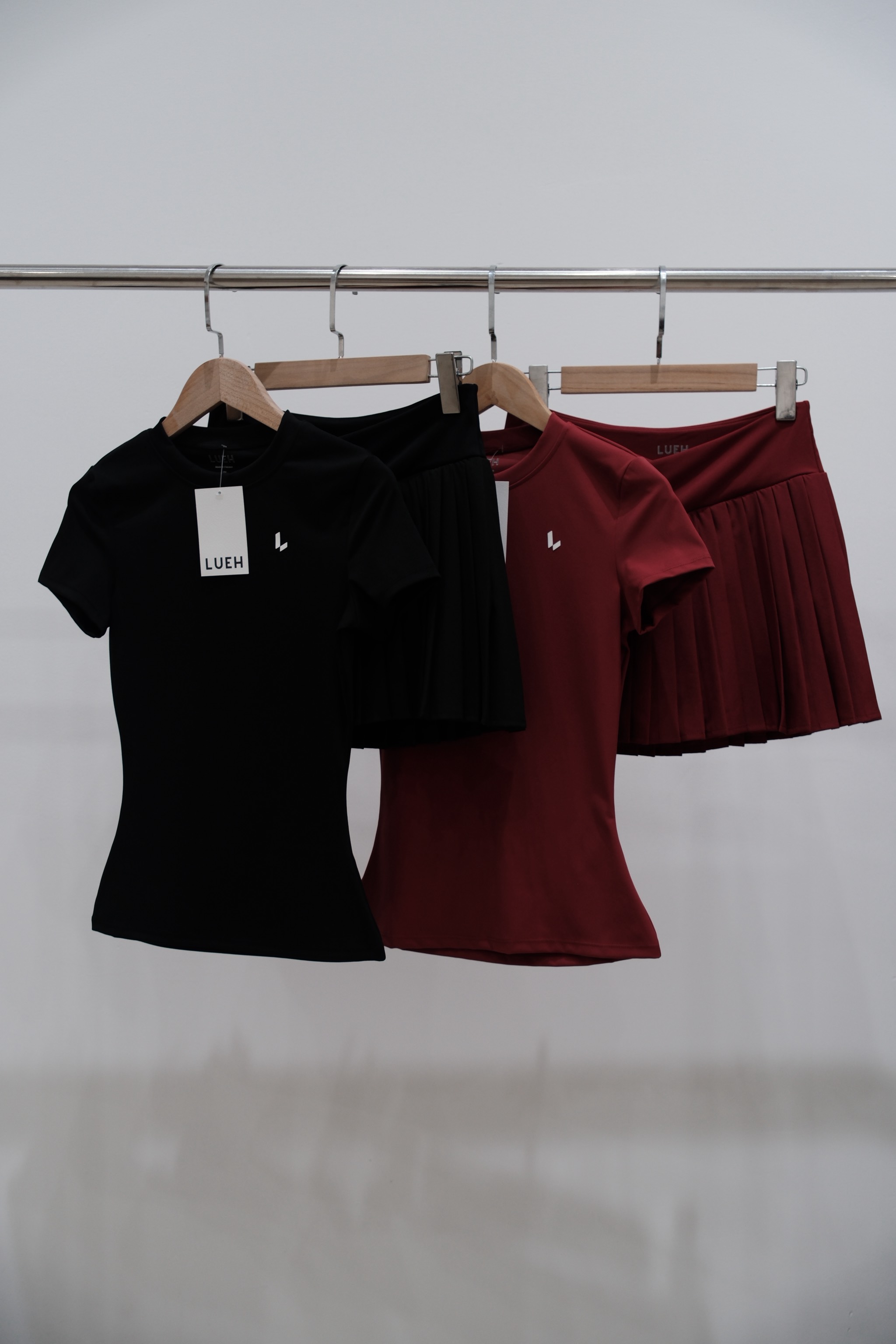 044 SET - Red