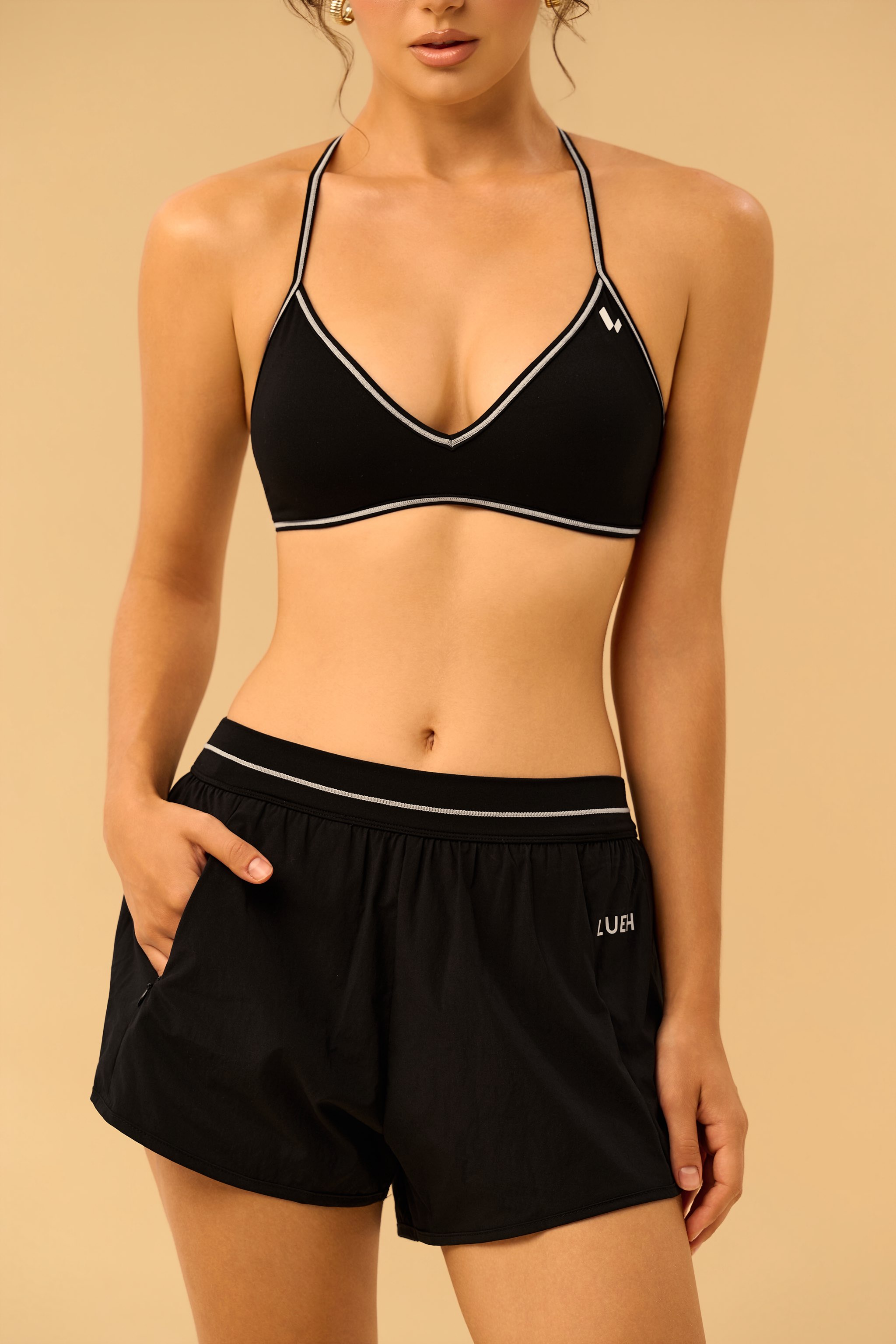 046 Set - Black
