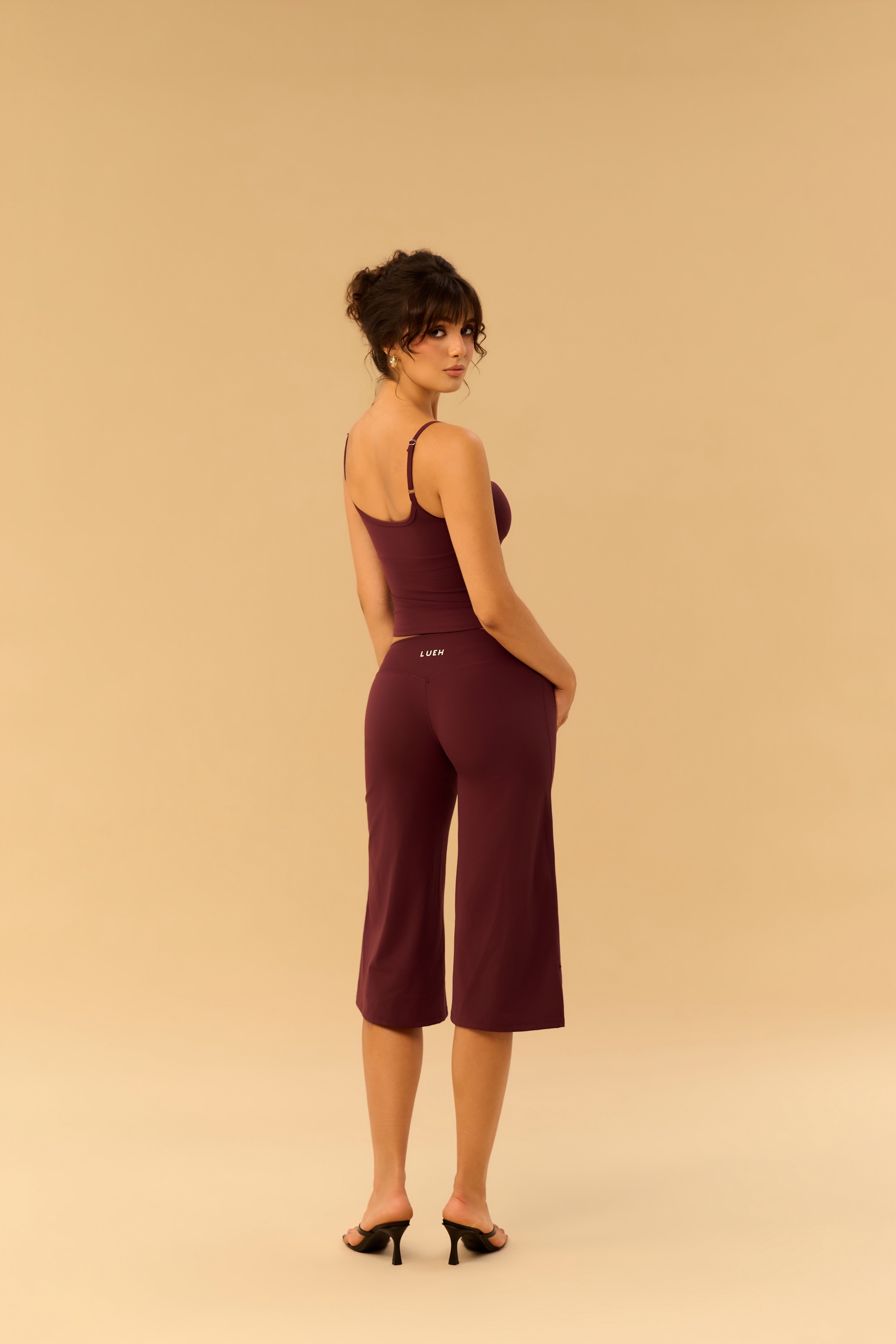 043 Set - Deep Wine