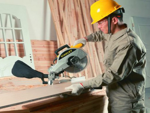 An toàn khi sử dụng máy, thiết bị cầm tay