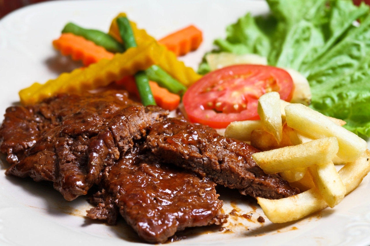 Cách làm bò cháy tỏi thơm lừng đơn giản bằng chảo chiên ngập dầu