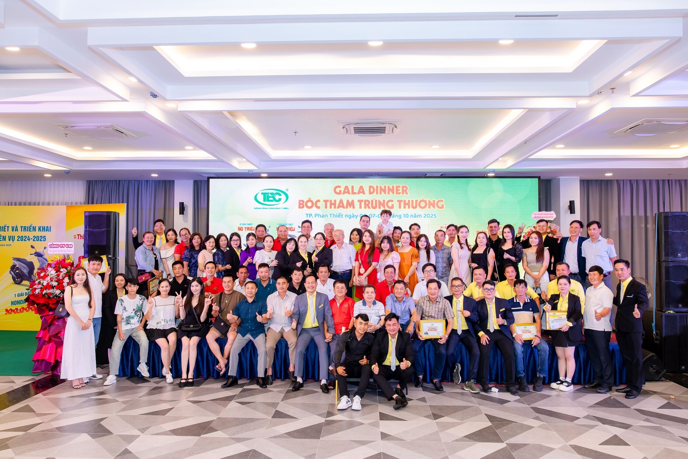 Thiên Bình vinh danh các Đại lý xuất sắc trong niên vụ 2024 - 2025