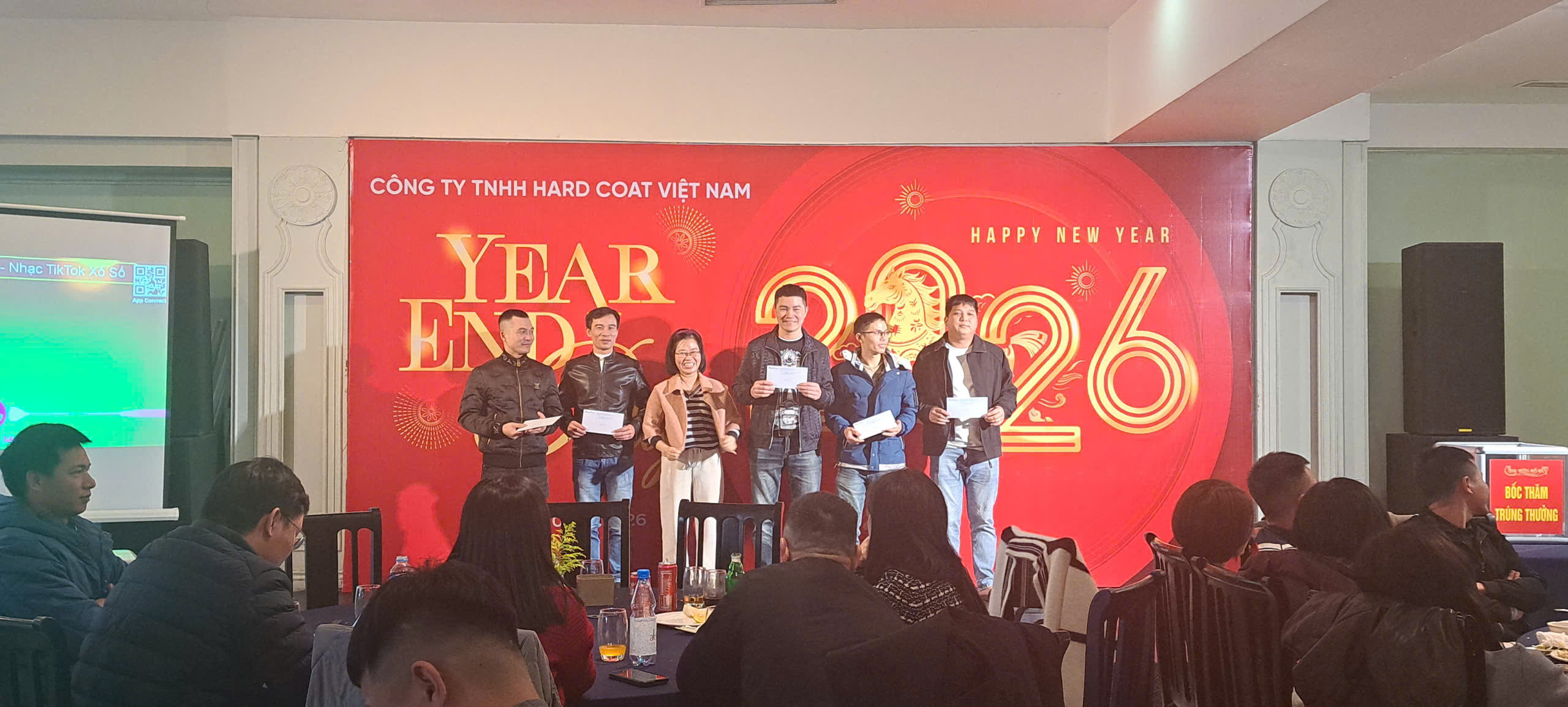 Tuyển dụng nhân viên 2026