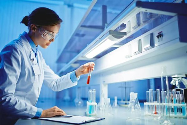 Phòng thí nghiệm nội bộ OstroVit với thiết bị hiện đại