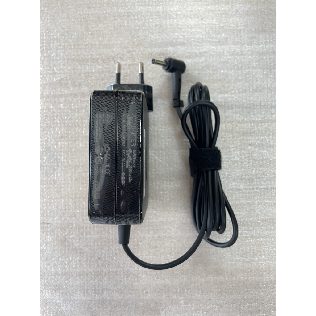 Sạc Laptop Asus A556 UX301 UX42 UX50 UX52 BX303 D553 19V – 3.42A 65WH ĐẦU TRUNG (4.0*1.35mm) – Zin Hình Vuông New