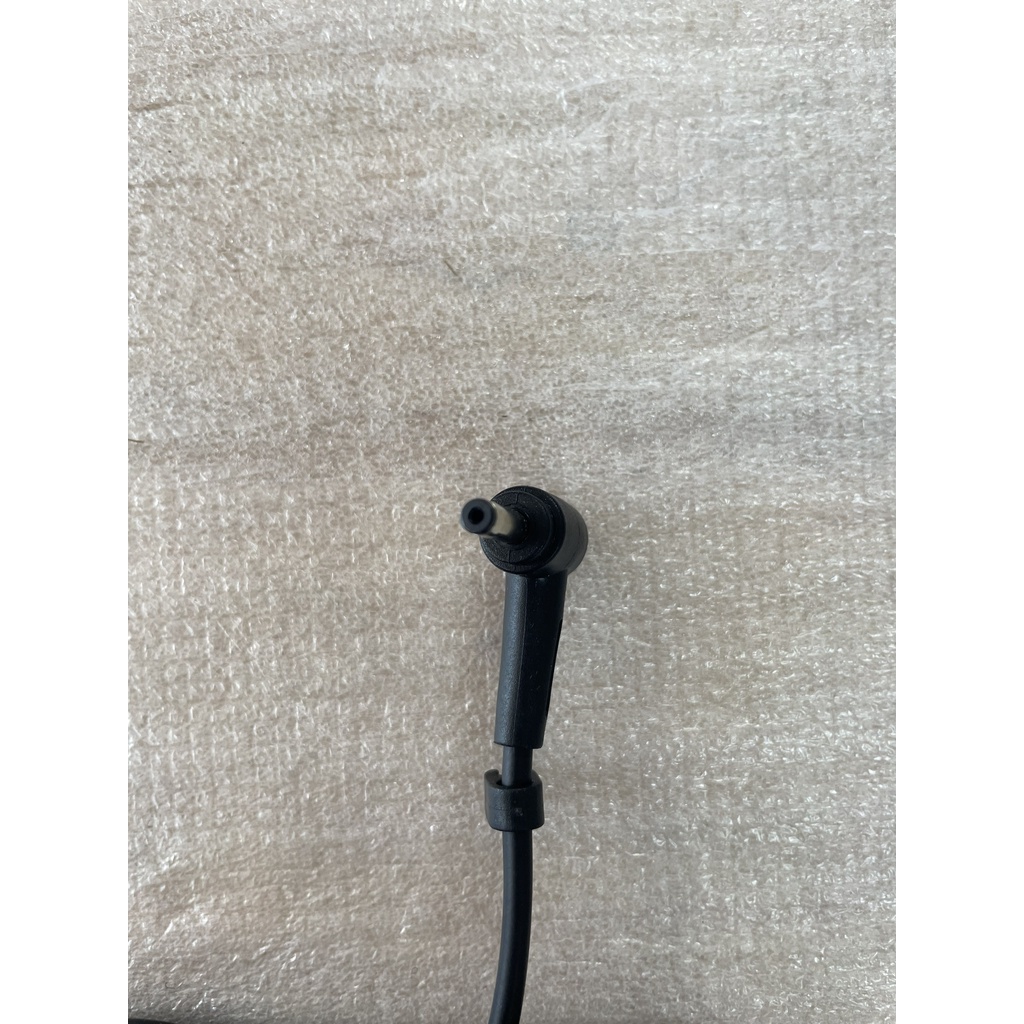Sạc Laptop Asus A556 UX301 UX42 UX50 UX52 BX303 D553 19V – 3.42A 65WH ĐẦU TRUNG (4.0*1.35mm) – Zin Hình Vuông New