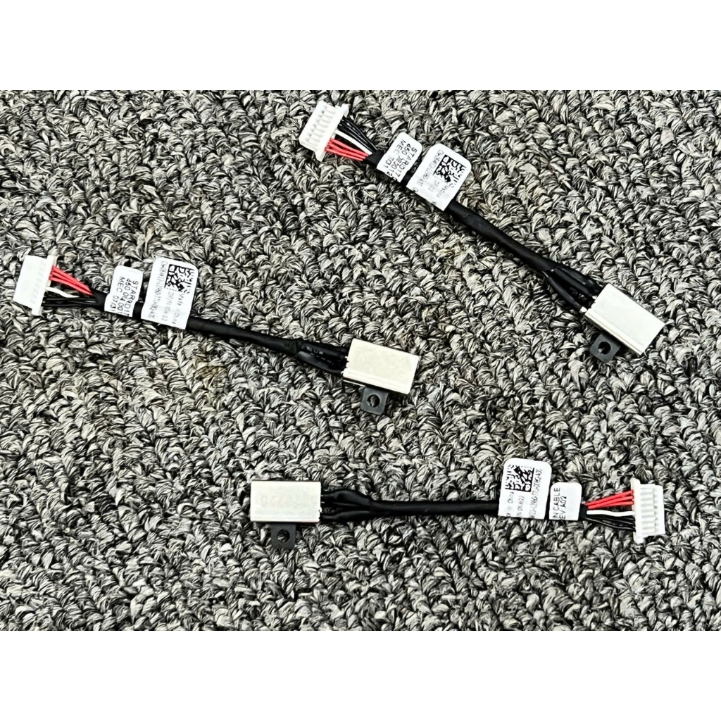 Cáp Sạc Laptop Dell Inspiron 7000 7773 7778 7779 7353 06VV22 New