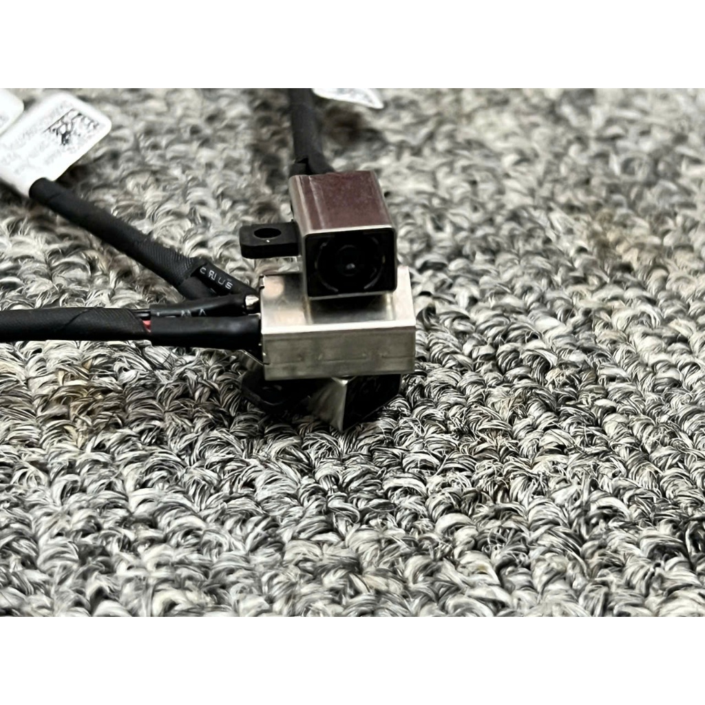 Cáp Sạc Laptop Dell Inspiron 7000 7773 7778 7779 7353 06VV22 New