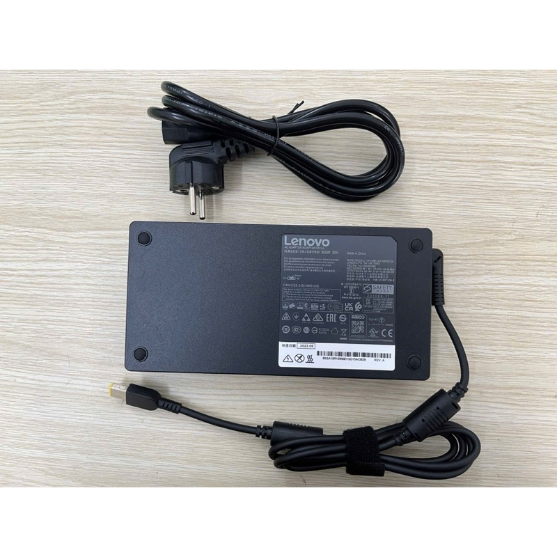 Sạc Laptop Lenovo T440 T540 W540 W541 P50 P51 X230 X240 L440 L540 300W ĐẦU VUÔNG USB New