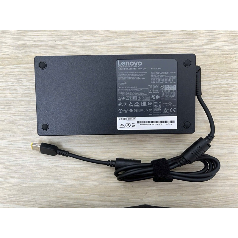 Sạc Laptop Lenovo T440 T540 W540 W541 P50 P51 X230 X240 L440 L540 300W ĐẦU VUÔNG USB New