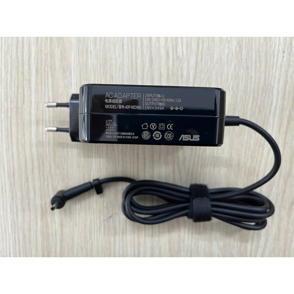 Sạc Laptop Asus 65w Hình Vuông Đầu Nhỏ 3.0*1.1mm New Chất Lượng Cao