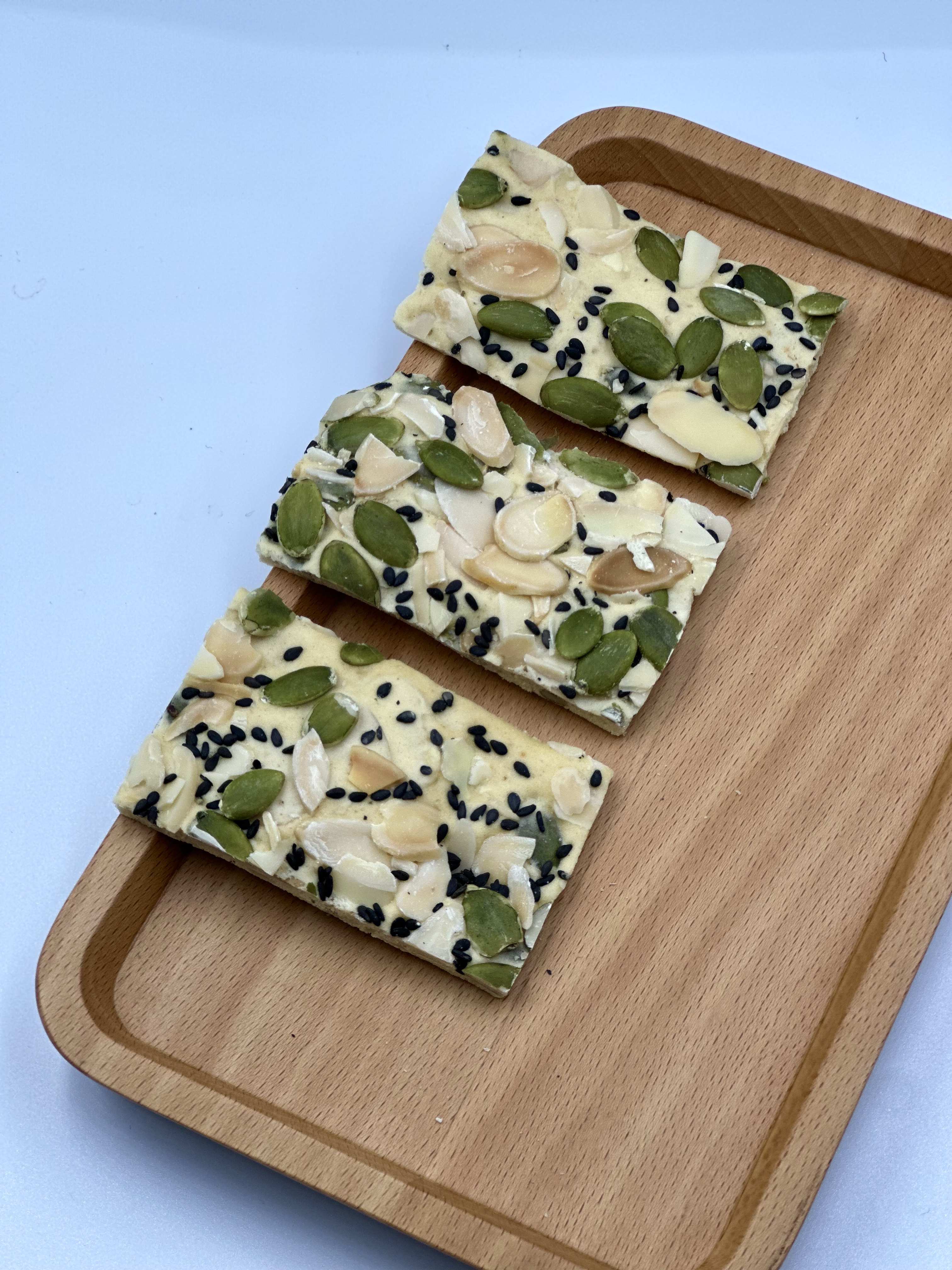 Bánh Dinh Dưỡng Xanh Hạnh Nhân
