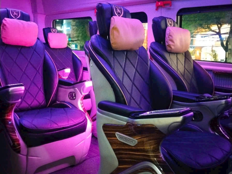Thuê Xe Solati Limousine Dcar Vip 9 Chỗ Nội Thất VIP Tại TP.HCM