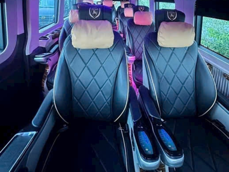 Thuê Xe Solati Limousine Dcar Vip 9 Chỗ Nội Thất VIP Tại TP.HCM