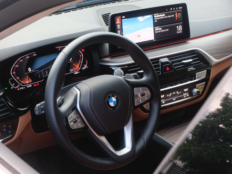 Cho Thuê Xe BMW 520i 4 Chỗ Có Tài Hoặc Tự Lái Tại Hồ Chí Minh
