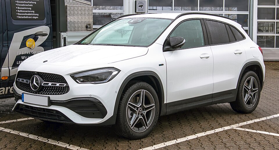 Thuê Xe Mercedes GLA 5 Chỗ Tại TP.Hồ Chí Minh