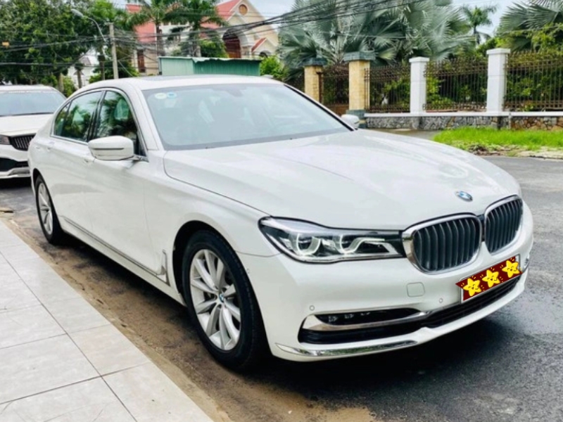 Cho Thuê Xe BMW 740Li Cao Cấp Tại Sài Gòn