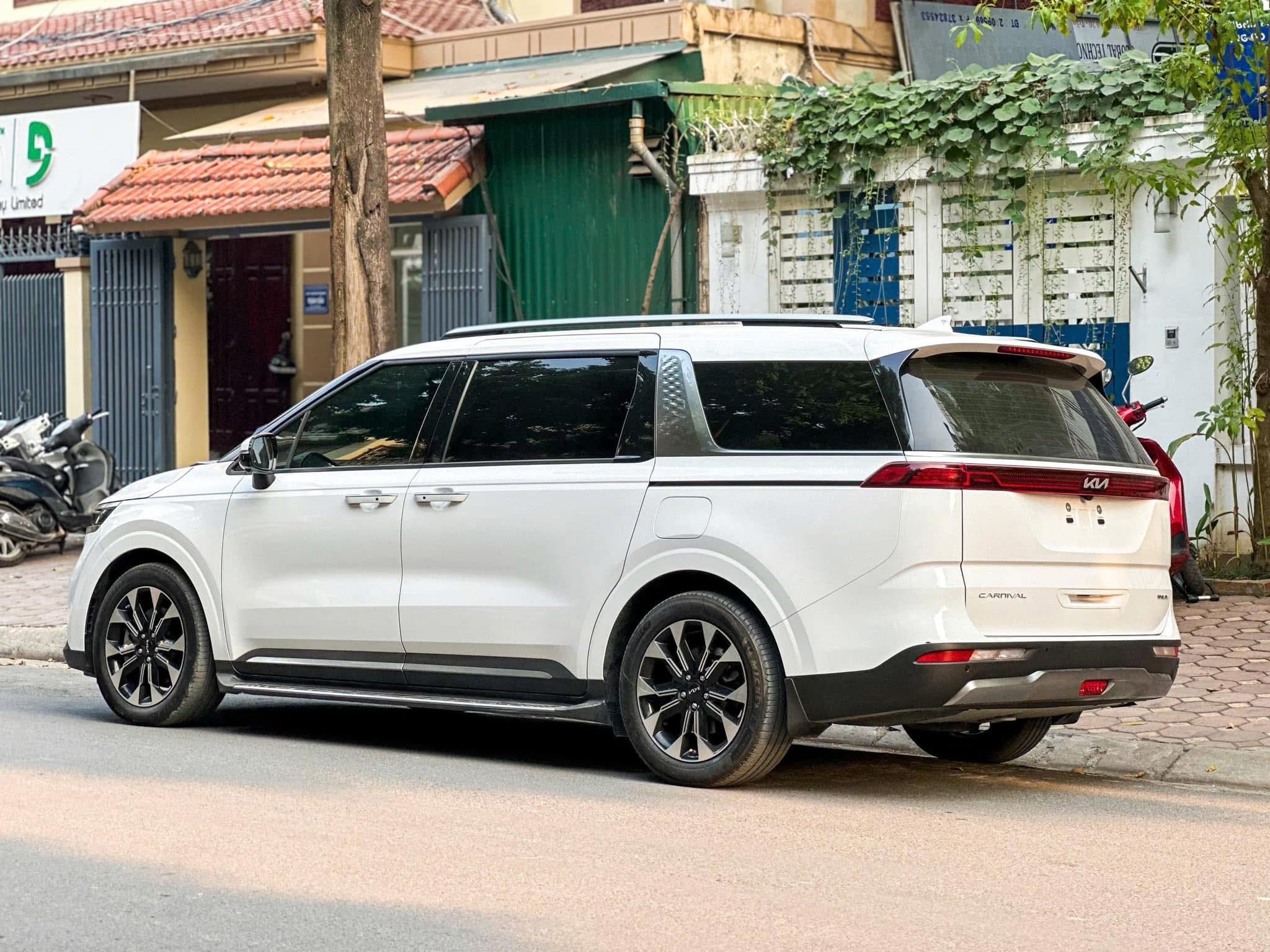 Thuê Xe Kia Carnival Thuê Tháng Tự Lái Tại Hồ Chí Minh
