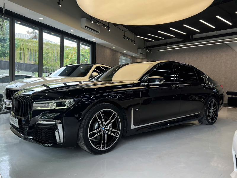 Thuê Xe BMW 730Li 4 Chỗ Có Tài Hoặc Tự Lái Tại Hồ Chí Minh