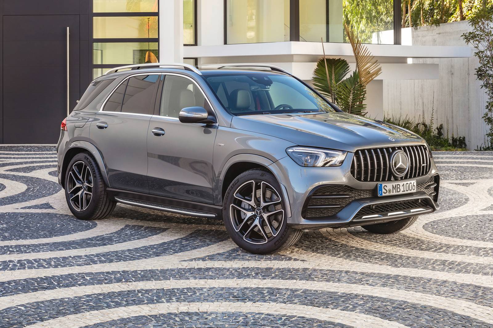 Thuê Xe Mercedes GLE 5 Chỗ Tại Hồ Chí Minh