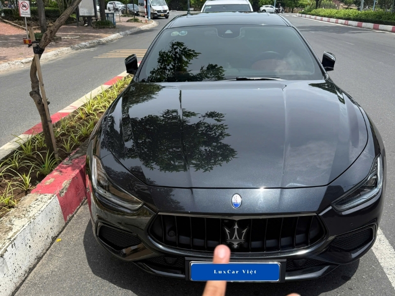 Thuê Xe Maserati Ghibli 4 Chỗ Tại TP.HCM