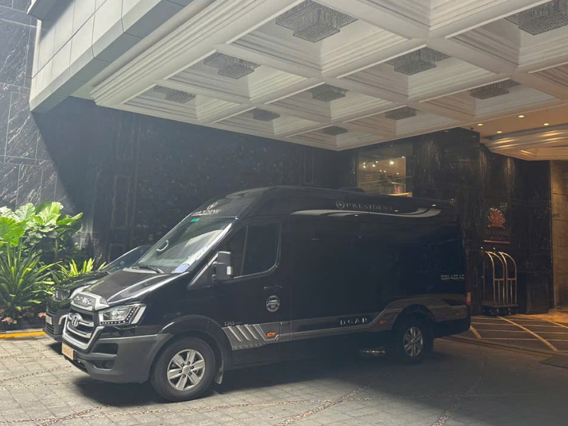 Thuê Xe Solati Limousine Dcar Vip 9 Chỗ Nội Thất VIP Tại TP.HCM