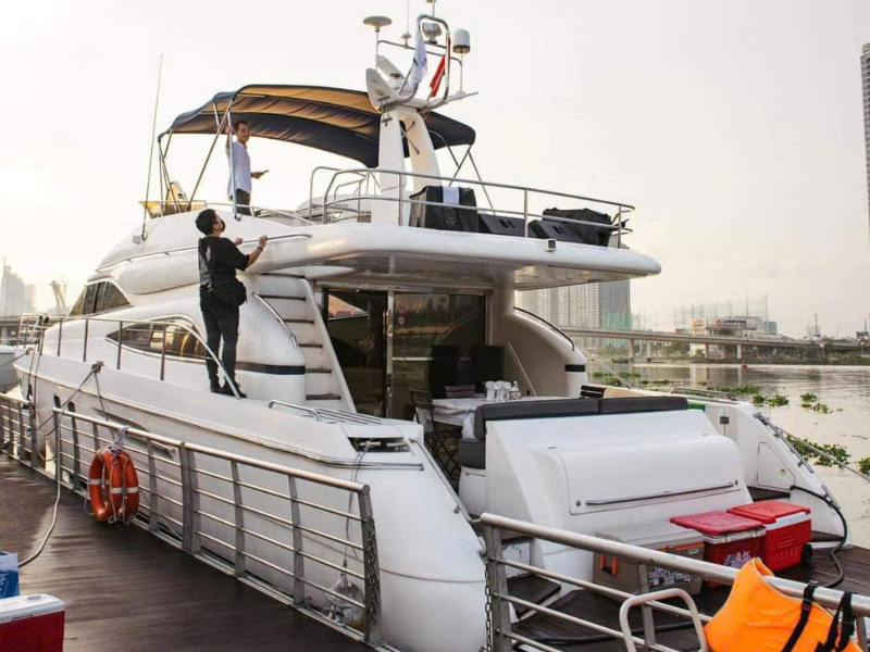 Cho Thuê Du Thuyền Azimut Cao Cấp Tại TP.HCM