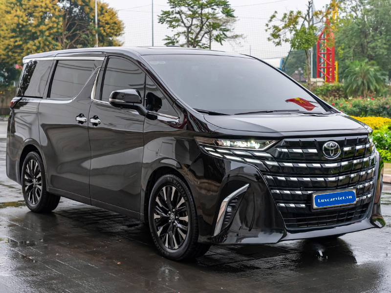 Cho Thuê Xe Toyota Alphard 7 Chỗ Màu Đen Tại Hà Nội