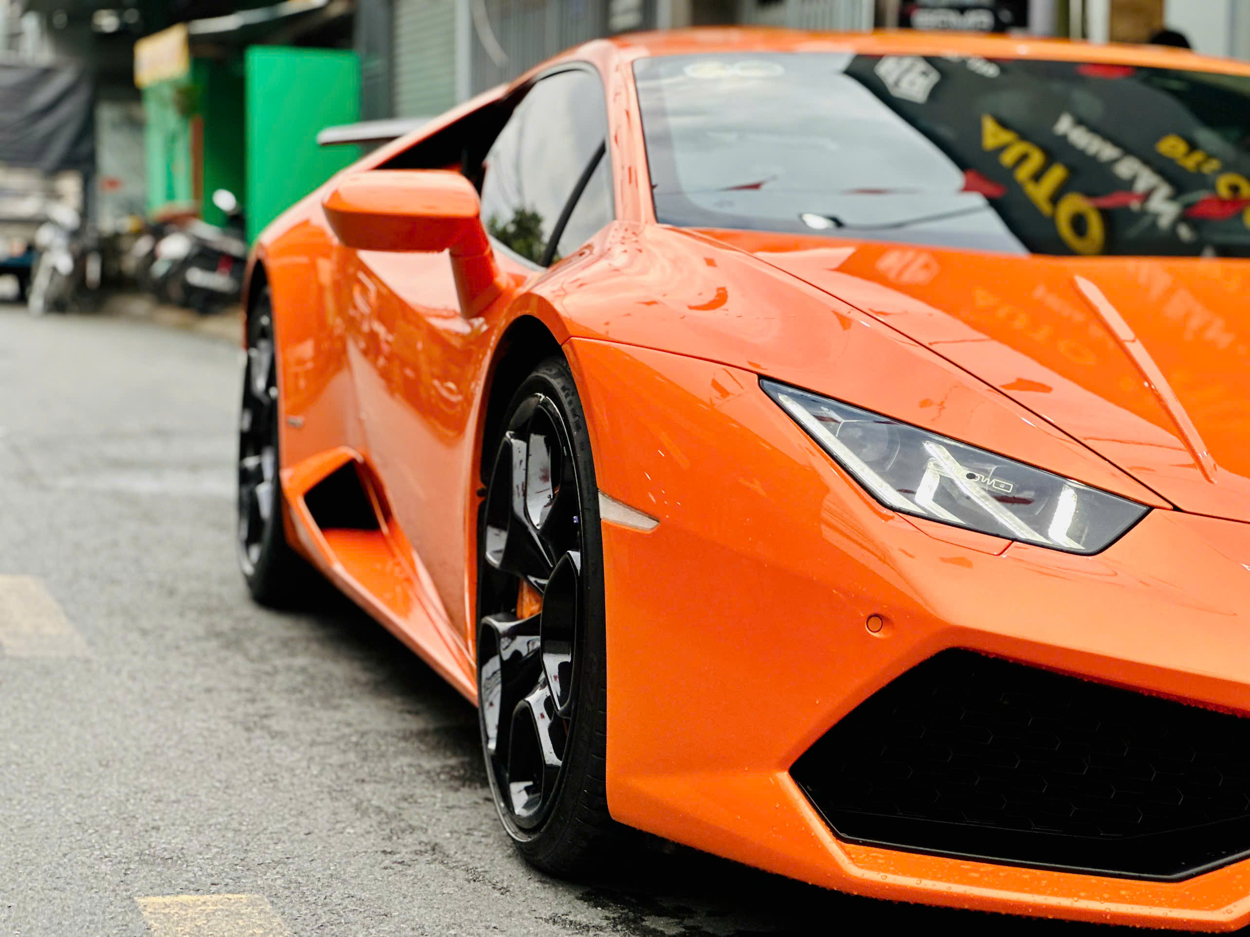 Cho Thuê Siêu Xe Lamborghini Huracan Màu Đỏ Tại Hồ Chí Minh