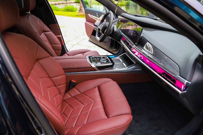 Thuê Xe Carnival Signature 7 Chỗ Có Tài Xế Tại Hồ Chí Minh