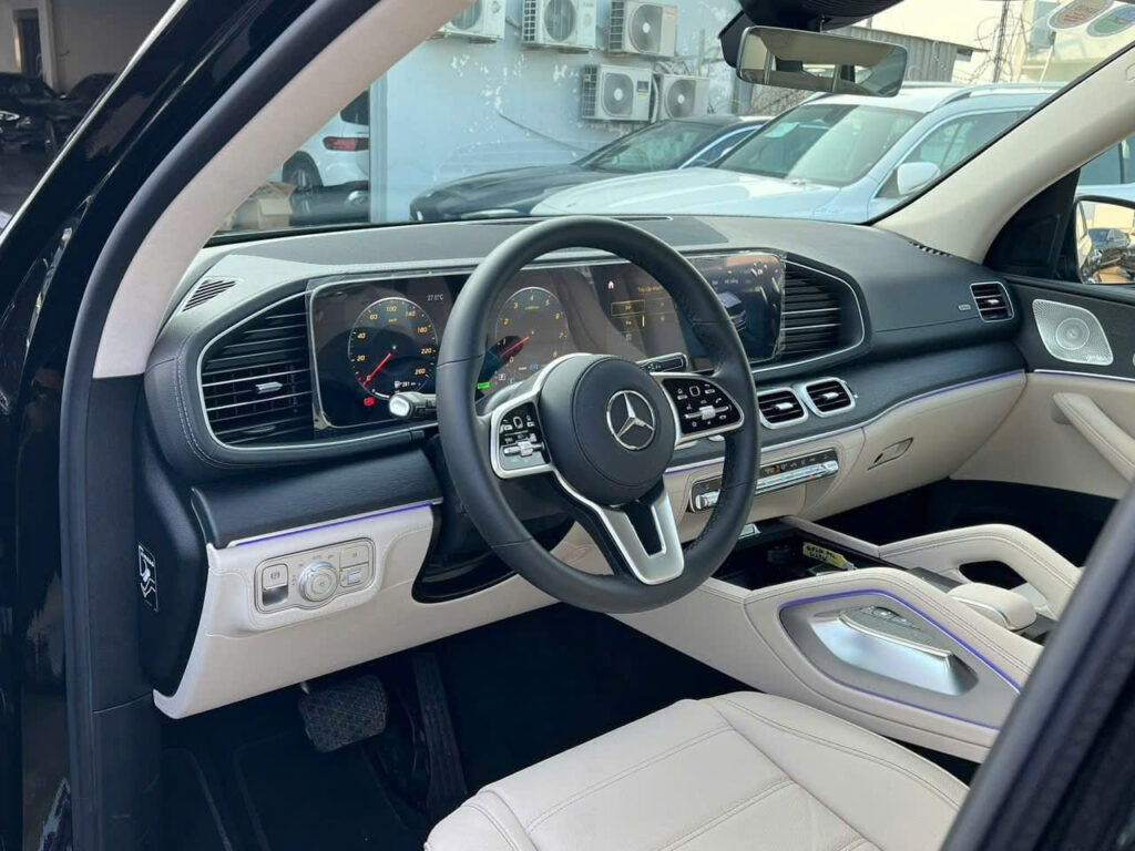 Thuê Xe Mercedes GLE 5 Chỗ Tại Hồ Chí Minh