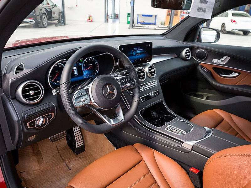 Thuê xe Mercedes-Benz 4 Chỗ GLC tại Hồ Chí Minh