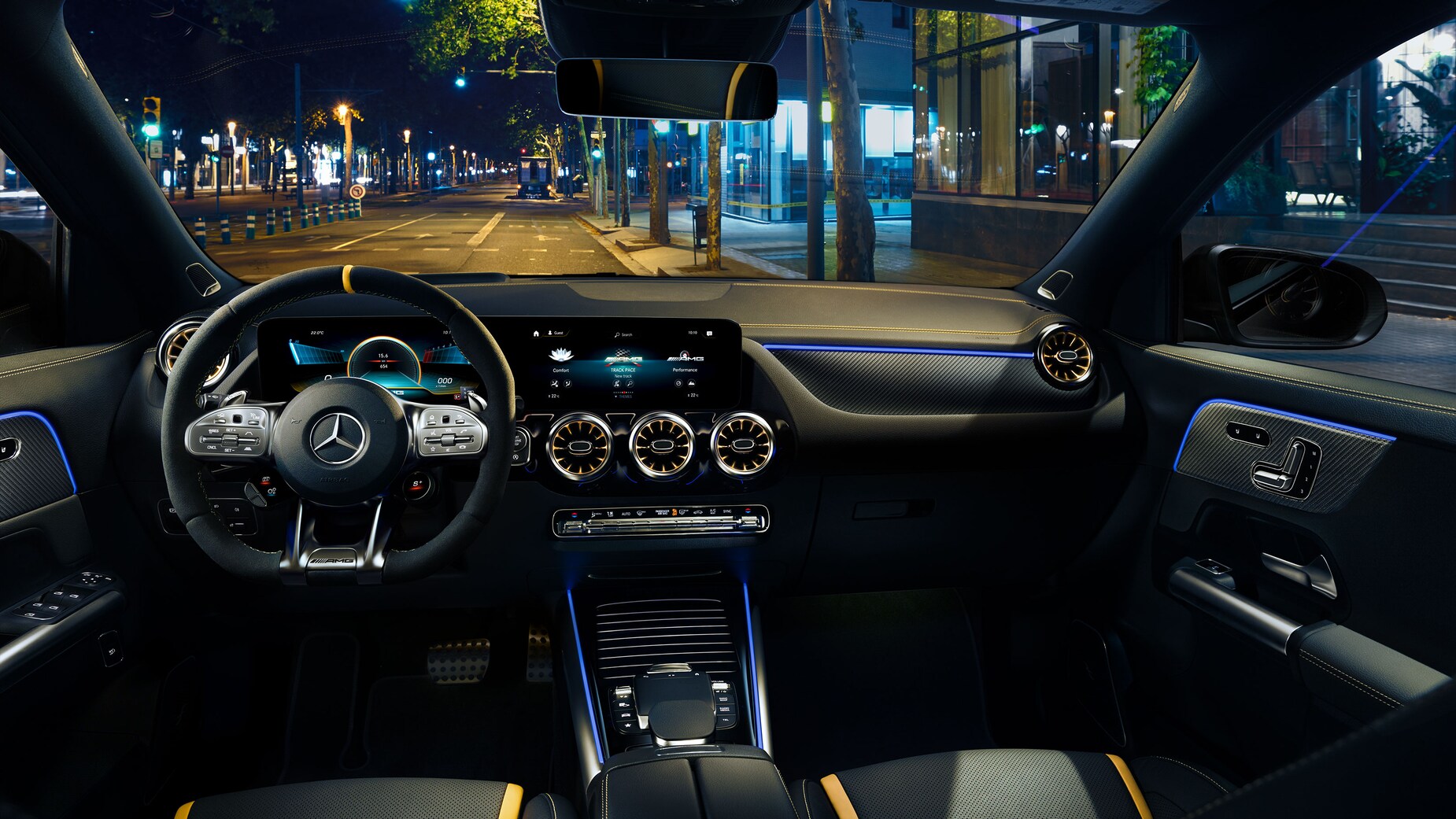 Thuê Xe Mercedes GLA 5 Chỗ Tại TP.Hồ Chí Minh