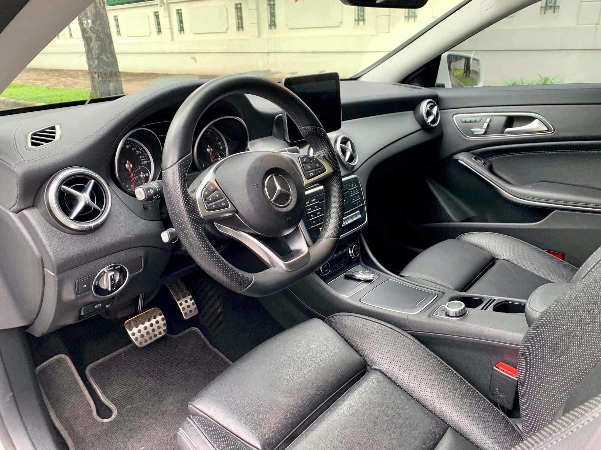 Thuê Xe Mercedes-Benz CLA Coupe Tại Hồ Chí Minh