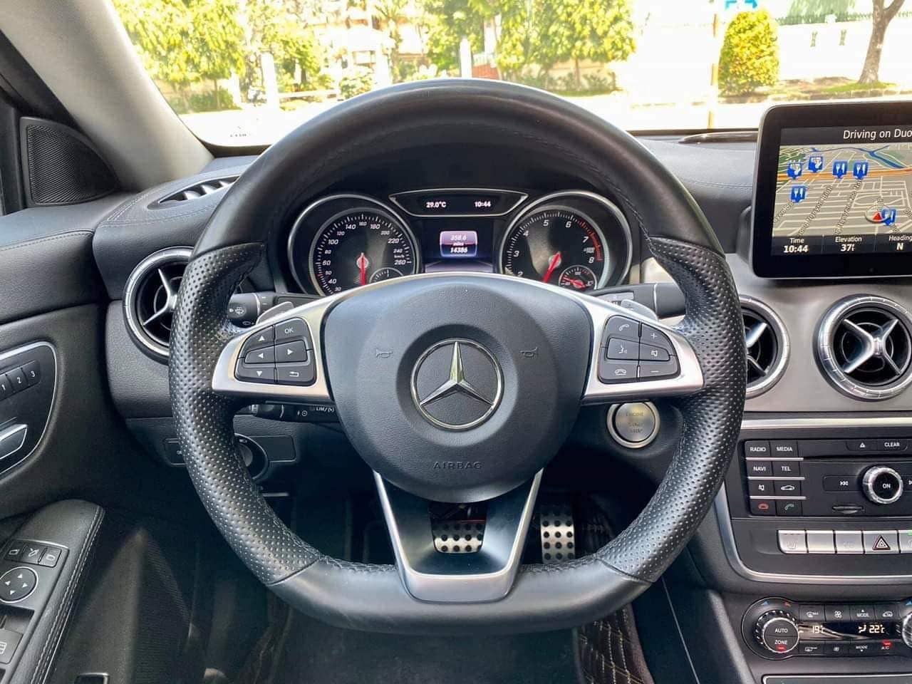 Thuê Xe Mercedes-Benz CLA Coupe Tại Hồ Chí Minh