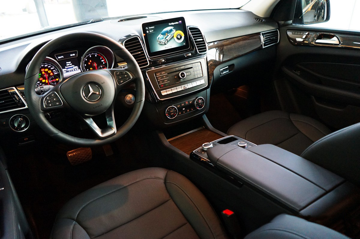 Thuê Xe Mercedes GLE 5 Chỗ Tại Hồ Chí Minh