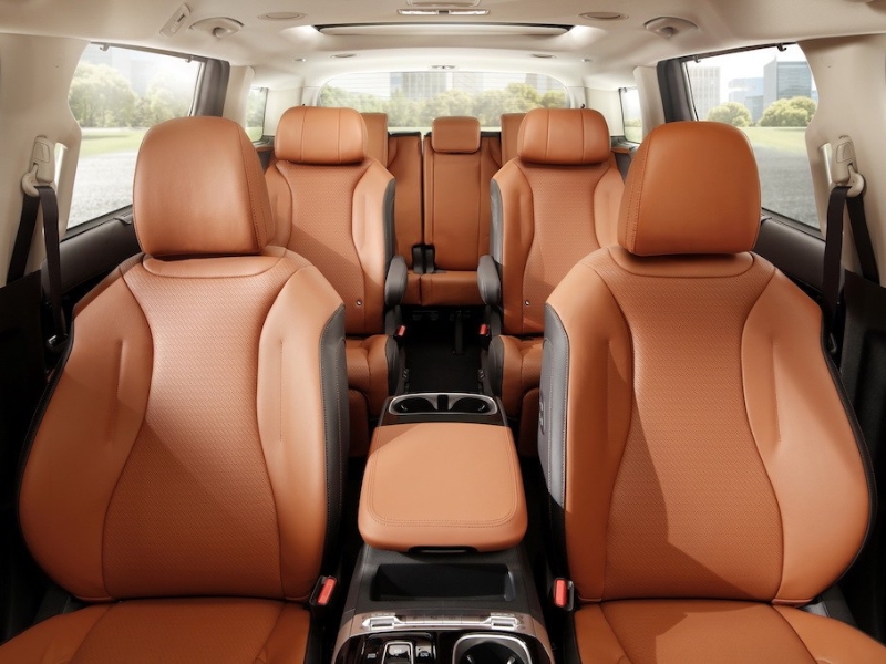 Thuê Xe Kia Sedona Có Tài Hoặc Tự Lái Tại Sài Gòn